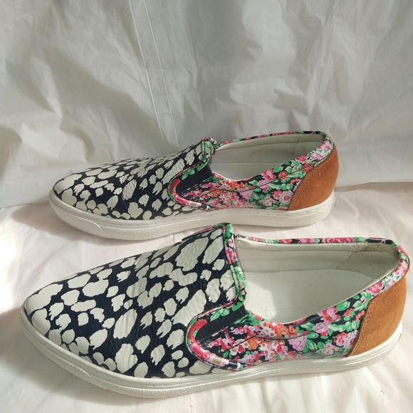 COACH Limited Edition Floral Animal Print Suede Leather Slip On Sneakers Size 6B - Picture 3 of 6